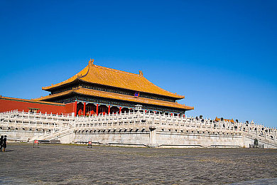 丝袜老师踩我的 出精：游戏新潮流：颠覆传统玩法，视觉盛宴来袭-2