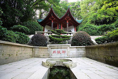 半夜把亲妺妺c高潮高H：午夜游戏新潮流，挑战神秘任务热浪来袭