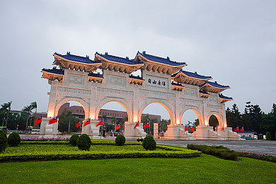 五月丁香六月伊人：丁香花开，爱心涌动，她是谁？-3