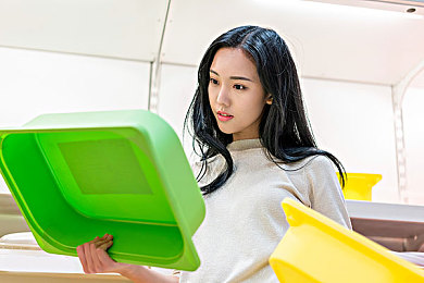 明里つ《公侵犯人妻：奇幻冒险新巅峰，人妻拯救大行动