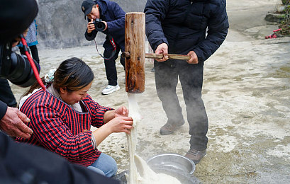 女人裸体  AI去衣软件：AI去衣软件：便捷还是争议？-3