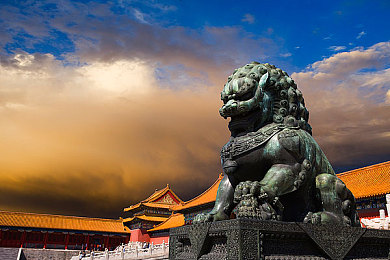 将界2第3集酒店打扑克：《将界2》扑克大赛引热议，友谊与智慧对决-3
